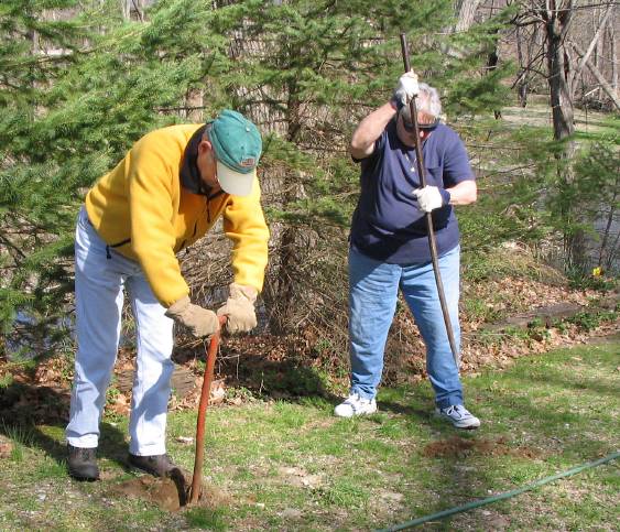 Planting-CreekBend_04_21_06-0011.jpg 77.2K