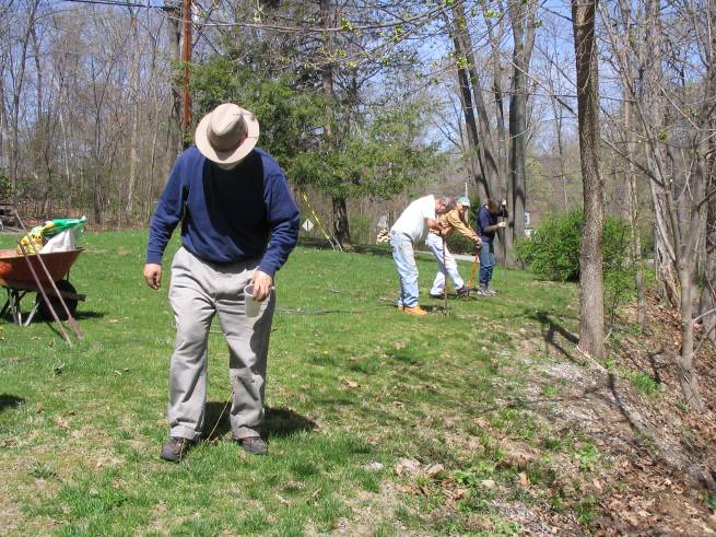 Planting-CreekBend_04_21_06-0050.jpg 90.3K