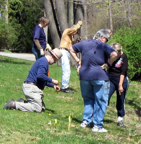 Planting-CreekBend_04_21_06-0058.jpg 58.2K