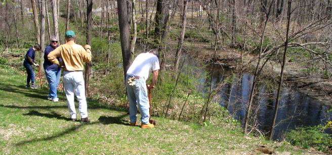 Planting-CreekBend_04_21_06-0059.jpg 60.0K