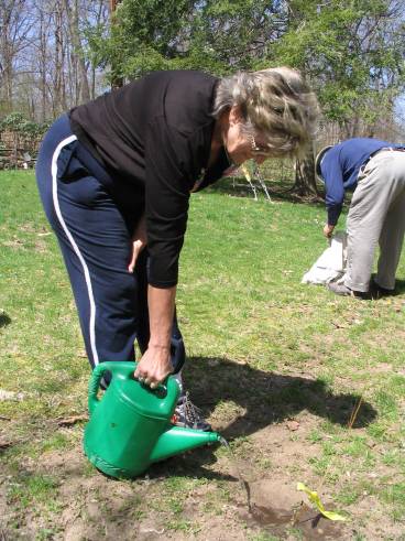Planting-CreekBend_04_21_06-0069.jpg 45.0K